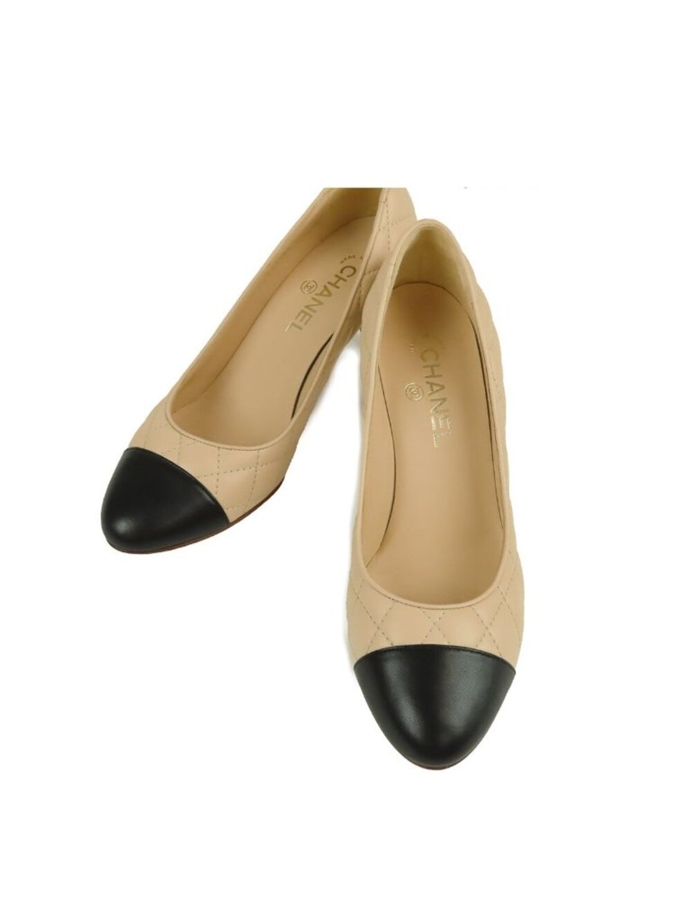Chanel Quilted Pumps Beige Black Leather Almond Toe Highheels Heels